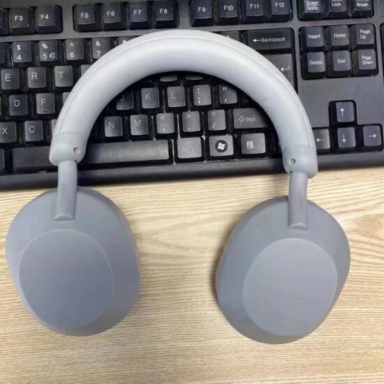 Over-ear Bluetooth gaming headphones with ANC