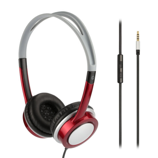 Wired over-ear headphones with noise isolation

