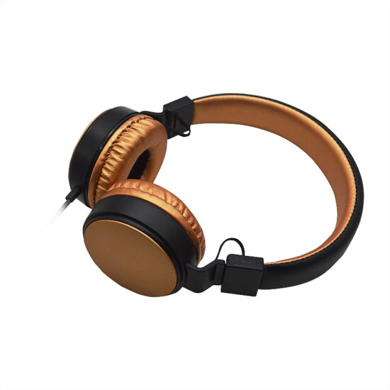 Foldable wired headphones with microphone and soft ear cushions