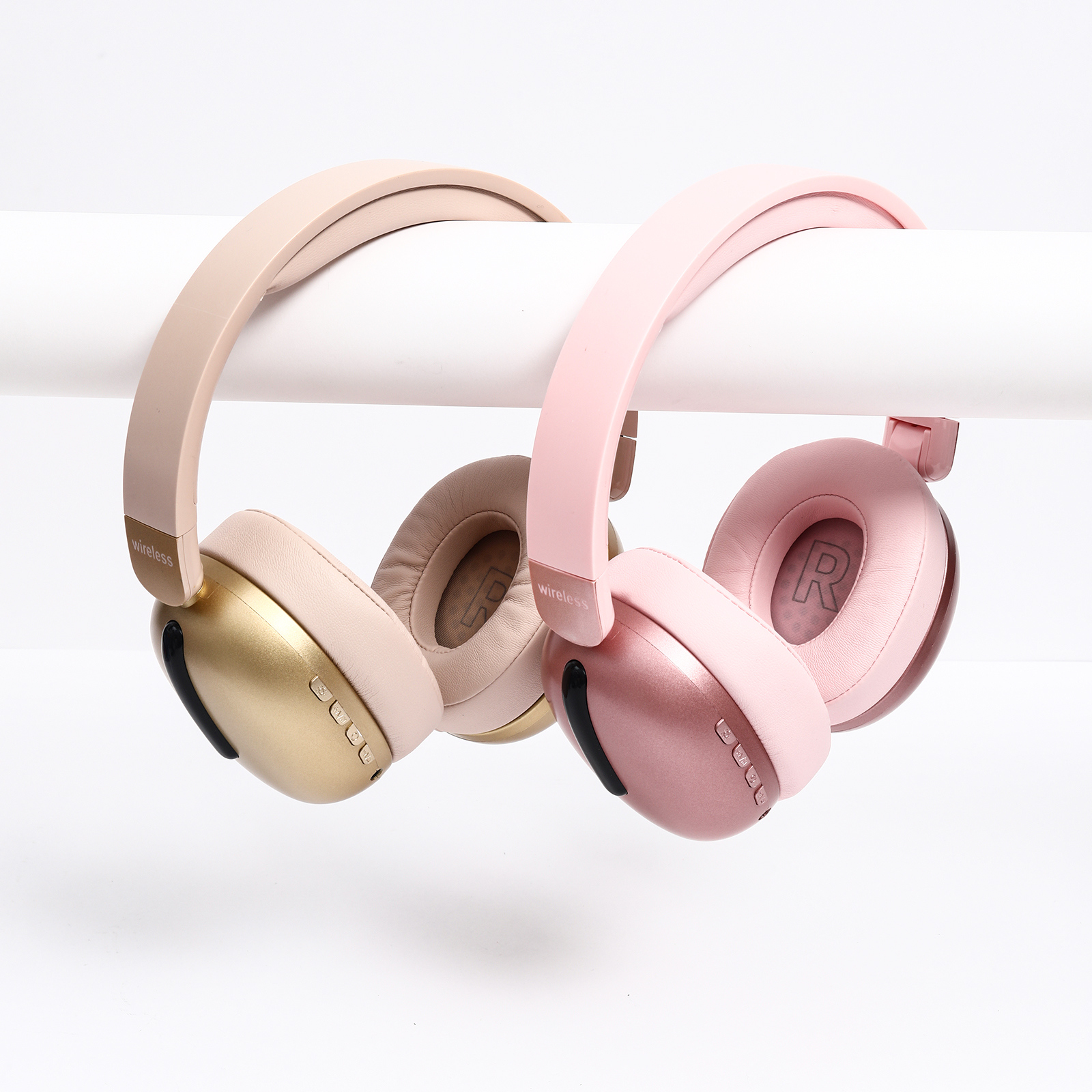 RGB Wireless Gaming Headset with Noise Cancelling