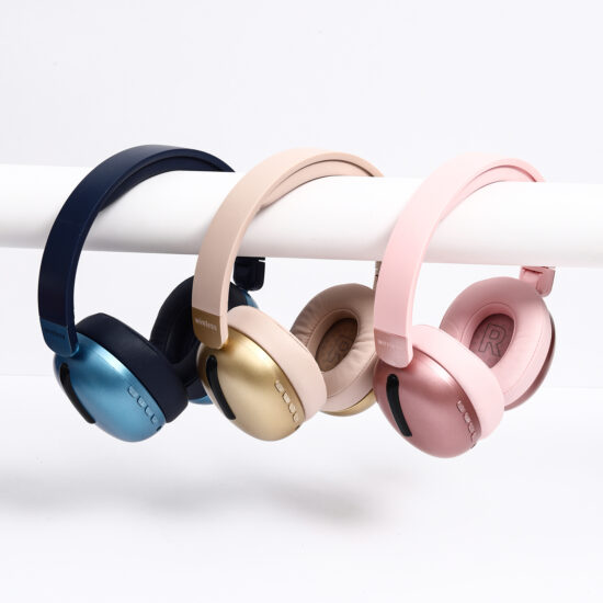RGB Wireless Gaming Headset with Noise Cancelling
