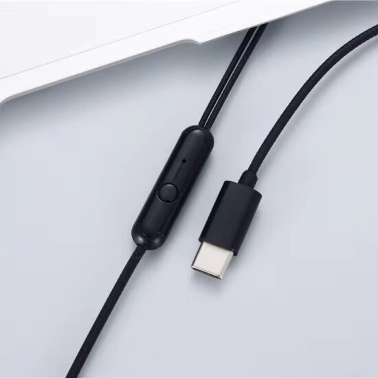 Wired noise-cancelling gaming and music earphones 1.2m cable