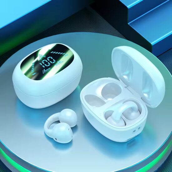 Noise cancelling gaming headphones with digital display