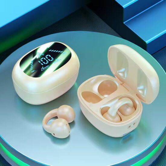 Noise cancelling gaming headphones with digital display