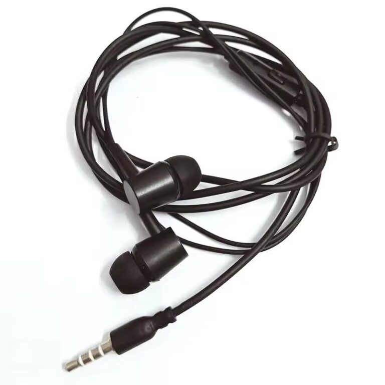 Universal wired earphones with mic for mobile phones