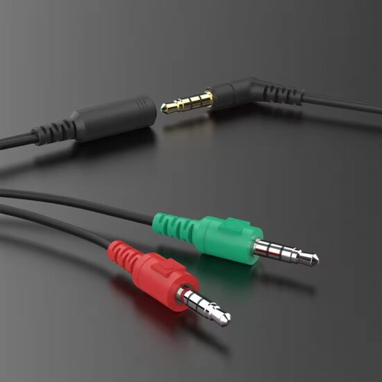 Wired in-ear earphones with microphone