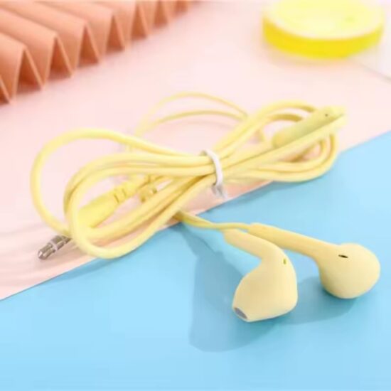 3.5mm wired in-ear headphones with mic
